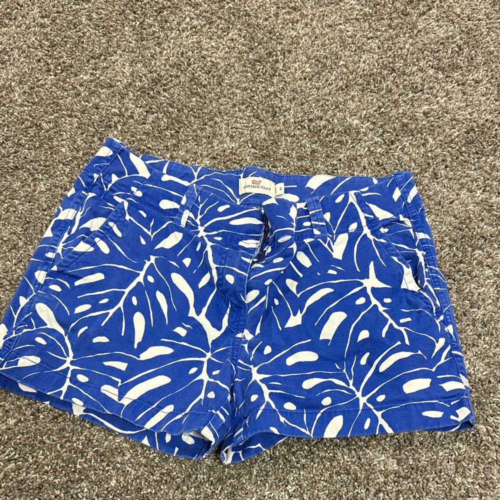 Vineyard Vines Blue and White Leaf Print Shorts